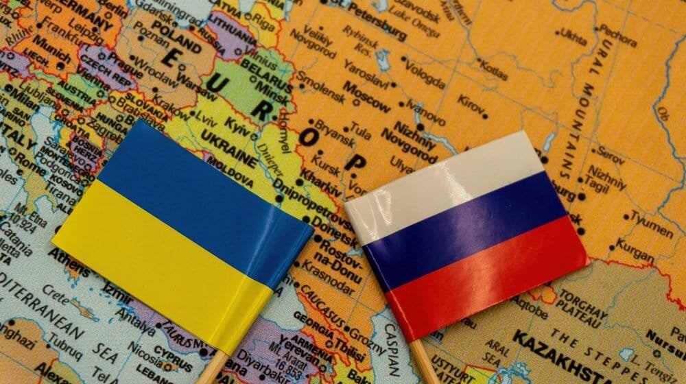 Dva teretna broda u oblasti Odese pogođena ruskim dronovima