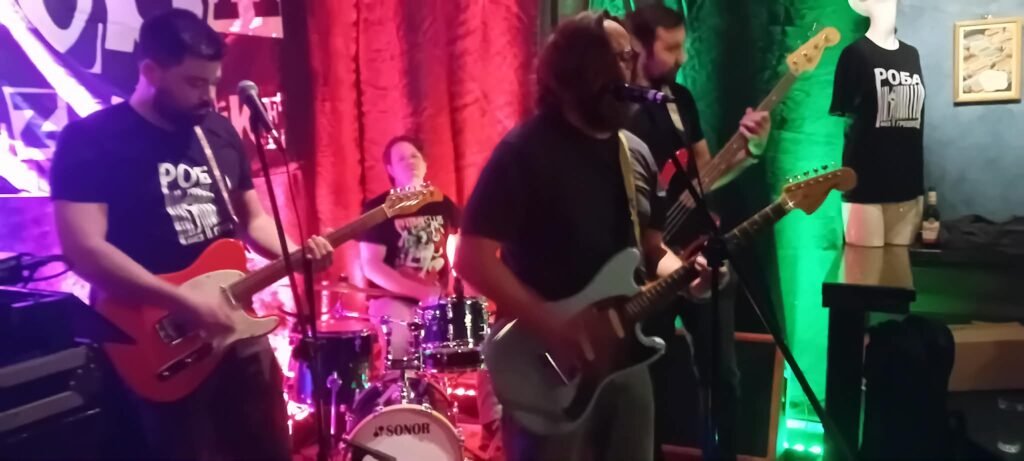 ”Roba bez greške” proslavila izlazak debi albuma