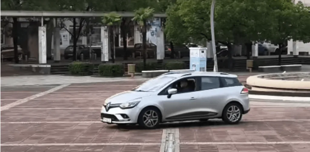 Sankcionisan vozač koji se kretao preko Trga nezavisnosti