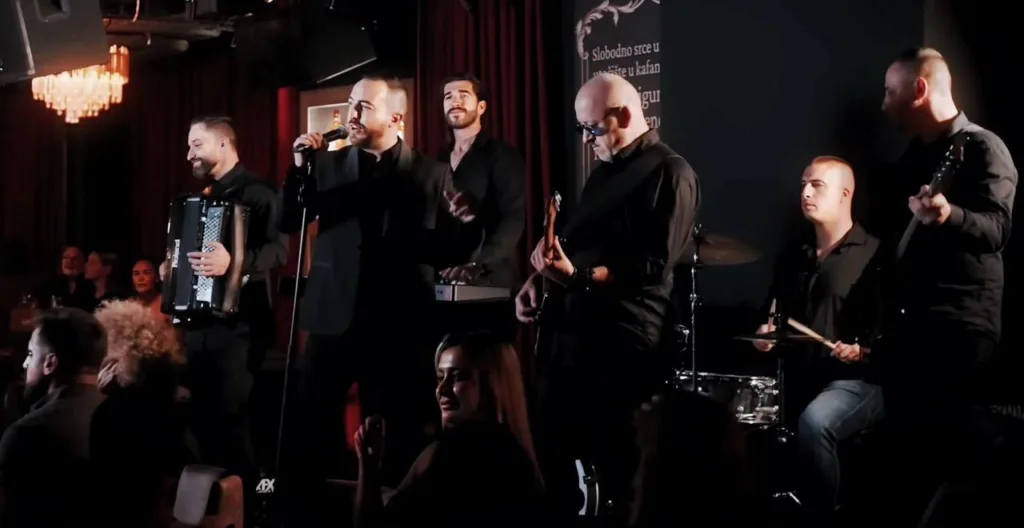 Nikola Marković oduševio publiku novom pjesmom “Život čeka nas”