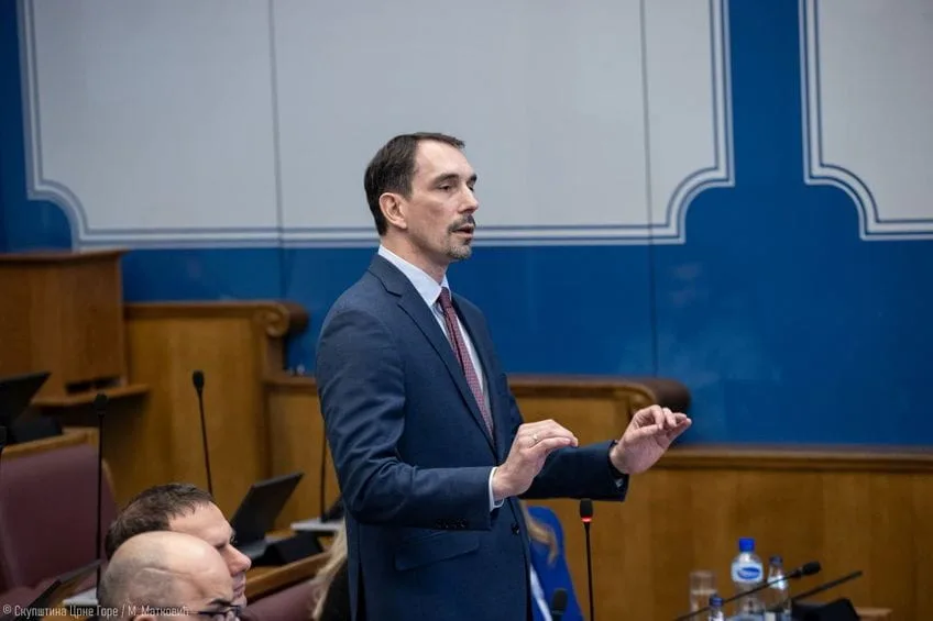 Mandić pozvao VDT da podnese ostavku, Marković odbio