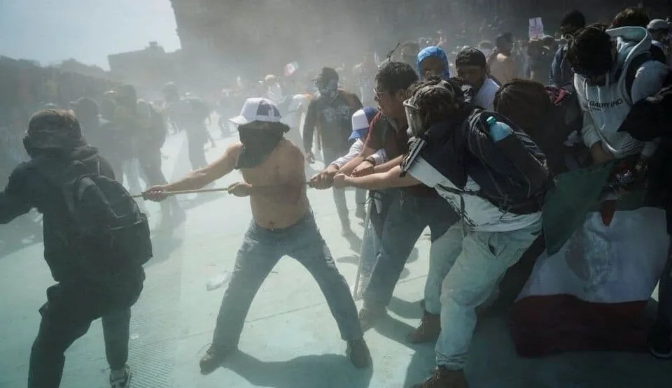 Pobuna generacije Z protiv kartela u Meksiku, povrijeđeno 120 osoba