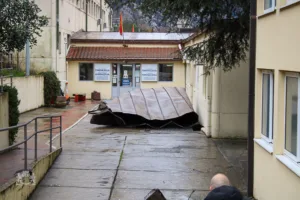 Nevrijeme oštetilo školski objekat u Kotoru, Opština krenula u sanaciju