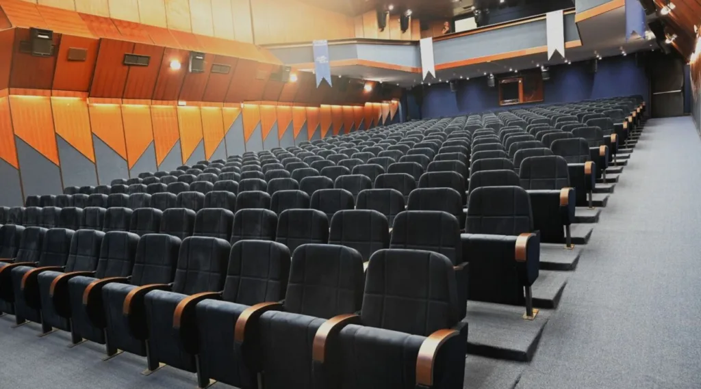 Velika sala KIC-a dobila nova sjedišta: Obnovljen enterijer zahvaljujući donaciji