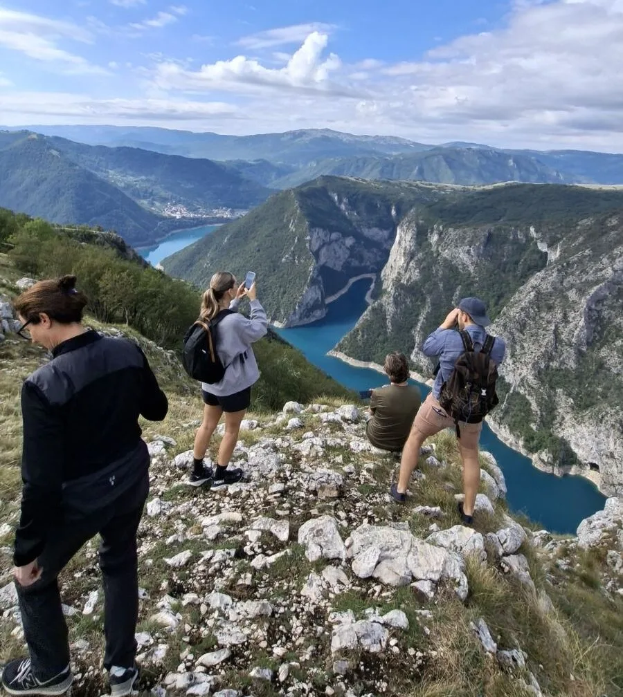 Belgijski novinari istraživali ljepote Crne Gore: “Planine pružaju mir i osjećaj slobode”