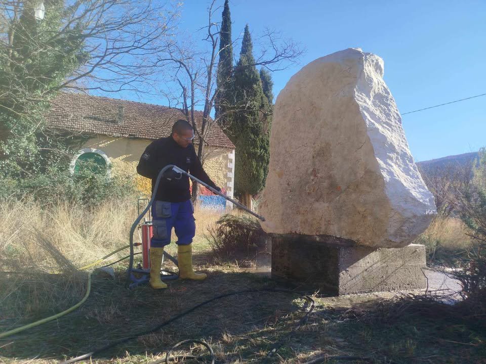 (VIDEO) Sanacija Spomenika rodoljubima strijeljanim na Bioču