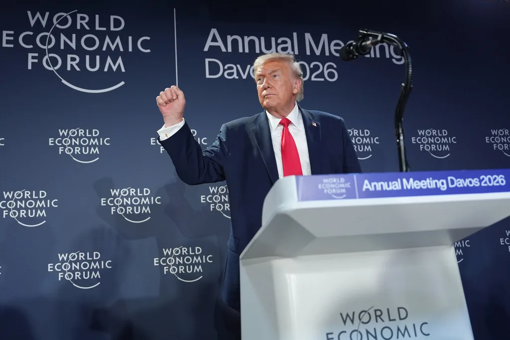 Tramp najavio dogovor s NATO-om o Grenlandu i odgodio carine