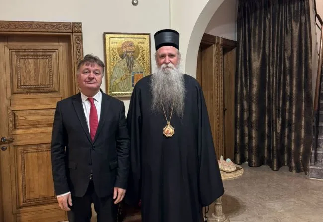 Aleksić – Joanikije: Dijalog neophodan za prevazilaženje podjela na svim nivoima