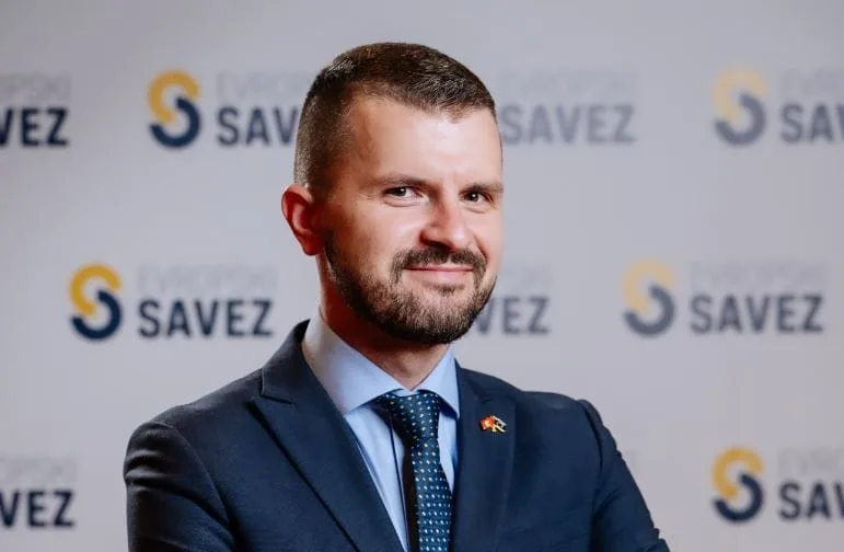 Borančić: Poslanik Knežević hoće da ućutka sve redom