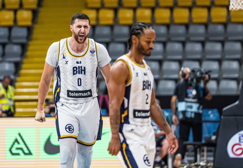 BiH preko Džikićeve Gruzije do osmine finala, Francuska deklasirala Island