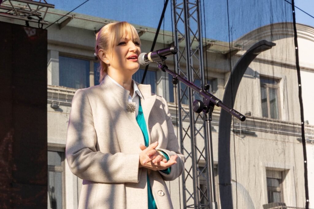 Borovinić Bojović na humanitarnoj manifestaciji ,,Srce za djecu“ : Podgorica njeguje vrijednosti solidarnosti, empatije i zajedništva