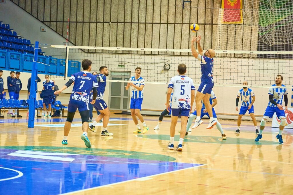 Budućnost dočekuje Sutjesku, Budva ekipu Mornara, Jedinstvo na Cetinju