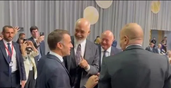 Edi Rama žestoko kritikovan zbog šale o Trampu, morao da se pravda: „Ti si kreten, sram bilo i tebe i Makrona“