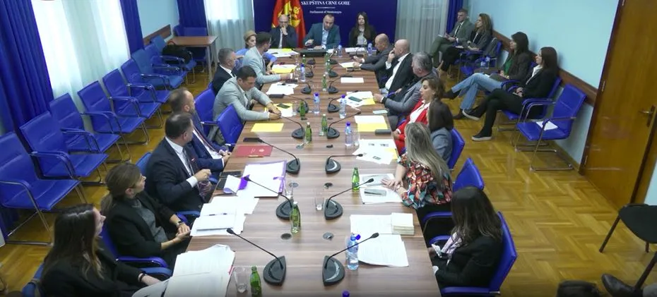 (VIDEO) Sjednica prekinuta zbog verbalnog sukoba Marković i Zirojevića