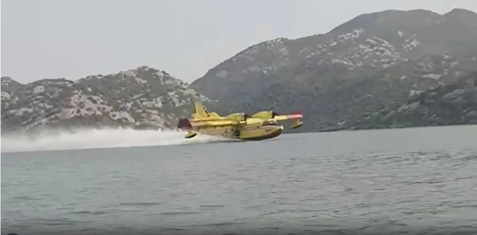 Hrvatski kanader gasi požar na teritoriji Kuča