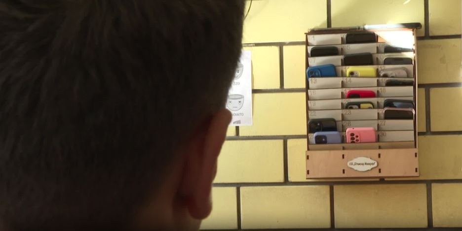 Zabrane telefona i društvenih mreža za učenike: Hoće li Crna Gora preduzeti slične mjere?