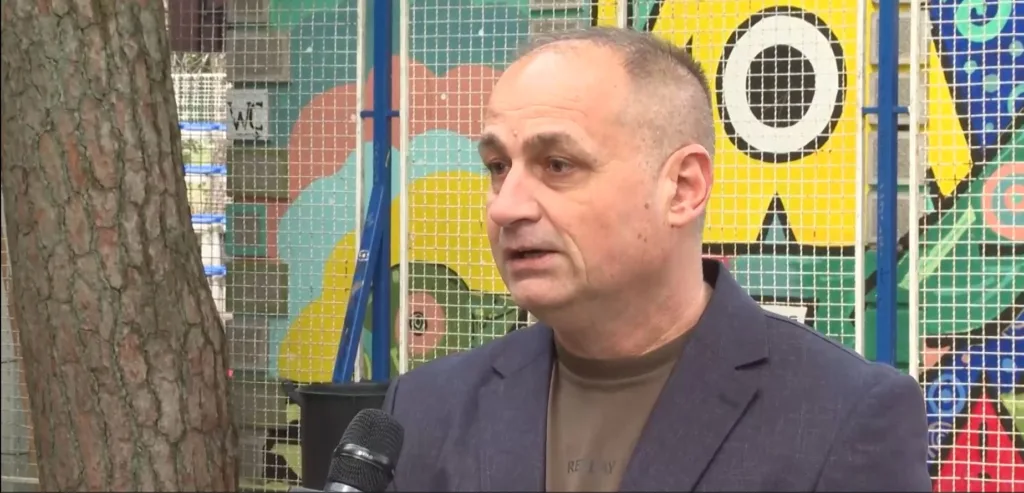 (VIDEO) Nikčević: U narednih dvadesetak dana nove konstrukcije staklenih tabli i i obruča na deset pozicija u gradu