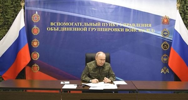 Putin u vojnoj uniformi održao govor i najavio nove operacije: “Imamo Pokrovsk i Vovčansk”