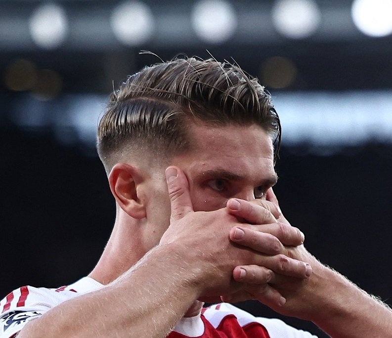 “Petarda” Arsenala protiv Lidsa, Đekereš dvostruki strijelac, povrede Edegorda i Sake