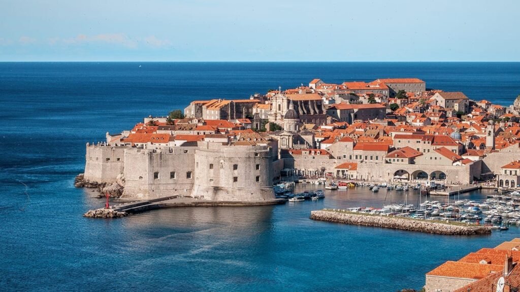 Državljanin Crne Gore ukrao starici u Dubrovniku 10.000 eura: Lažno se predstavljao kao ljekar