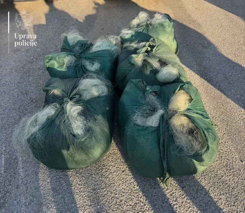 Granična policija zaplijenila 150 kg rezanog duvana: uhapšen maloljetnik