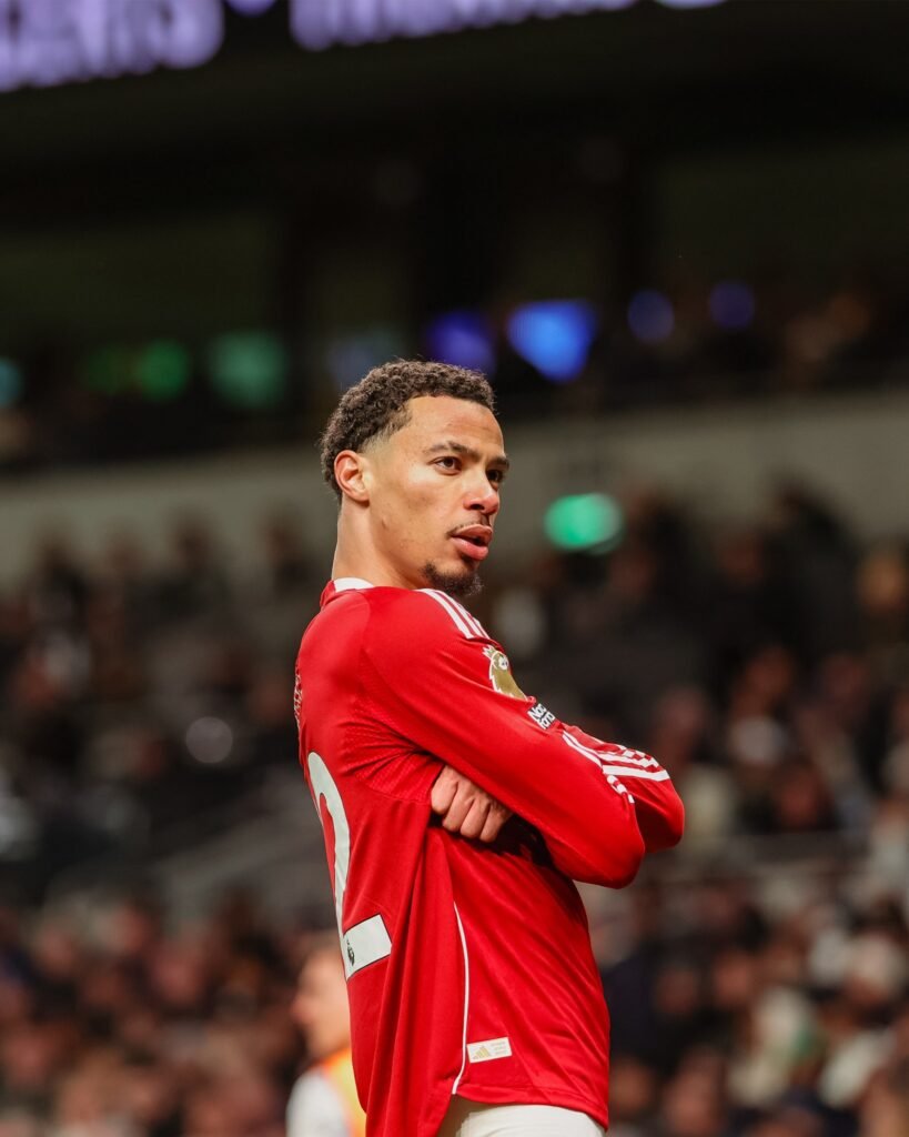 Liverpul vodio 2:0 s igračem više, pa strahovao za pobjedu u Londonu