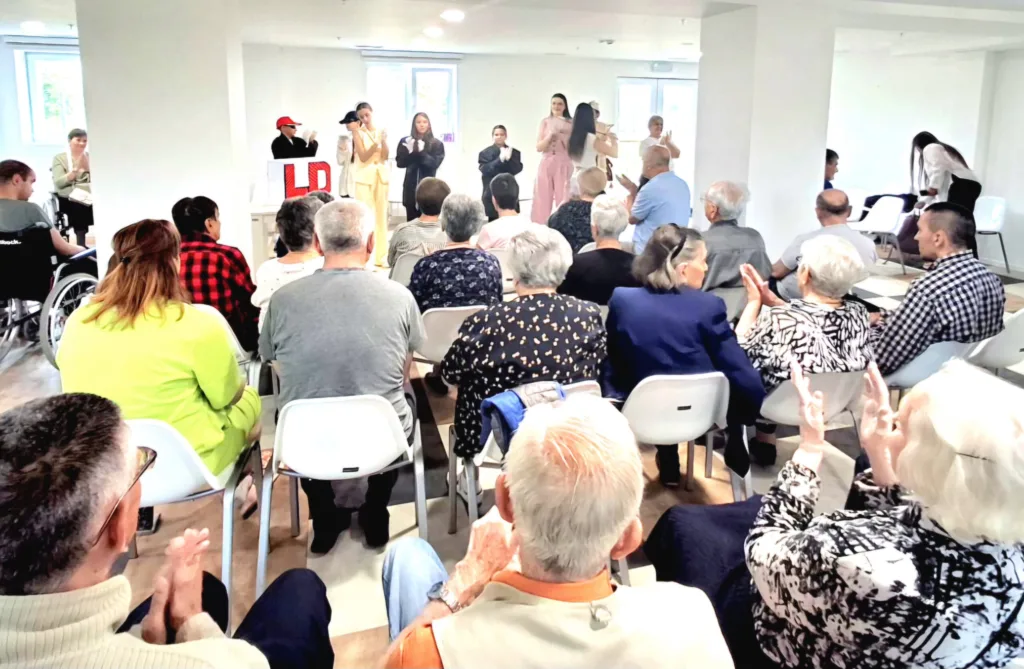 Studentski teatar juče nasmijao korisnike Doma starih u Nikšiću