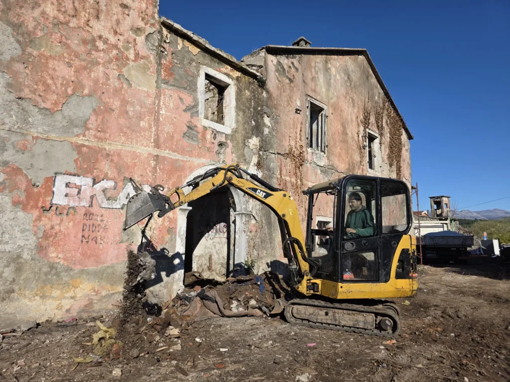 U toku rekonstrukcija Jusovače: Uklanjanje rastinja i otpada