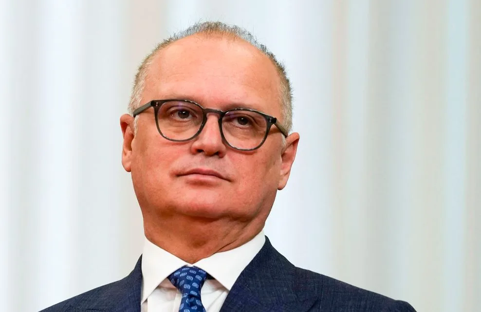 Sud Vesiću odredio specifične mjere zabrane: Kućni pritvor, bez mobilnog, interneta i gostiju