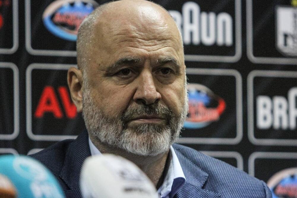 Grof odbio Budućnost