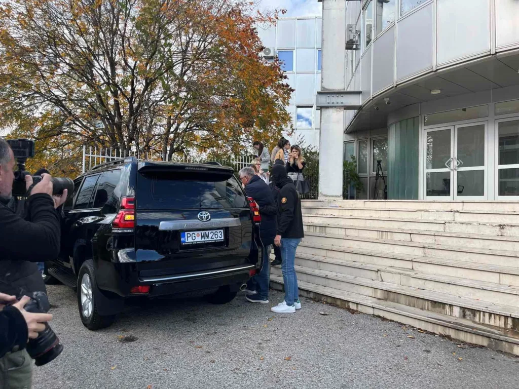 (VIDEO) Ubović saslušan u SDT-u; Advokat: Tužilaštvo tvrdi da je uzeo novac za stanove od Zvicera