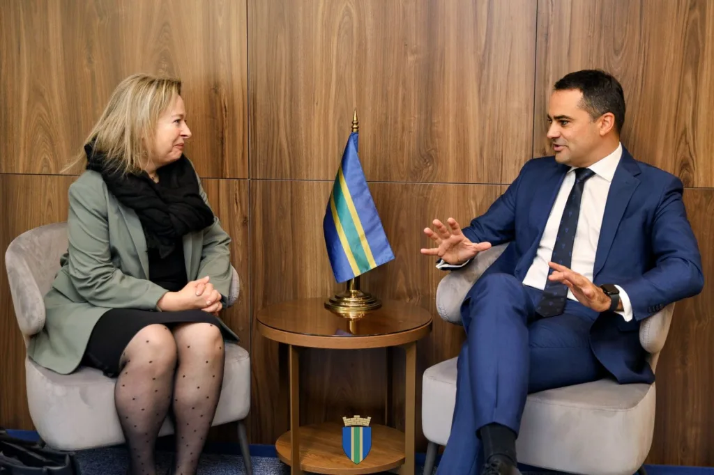 Opština Bar: Raičević primio ambasadorku Francuske u Crnoj Gori; Položen vijenac na spomen-ploči stradalim francuskim mornarima u Prvom svjetskom ratu