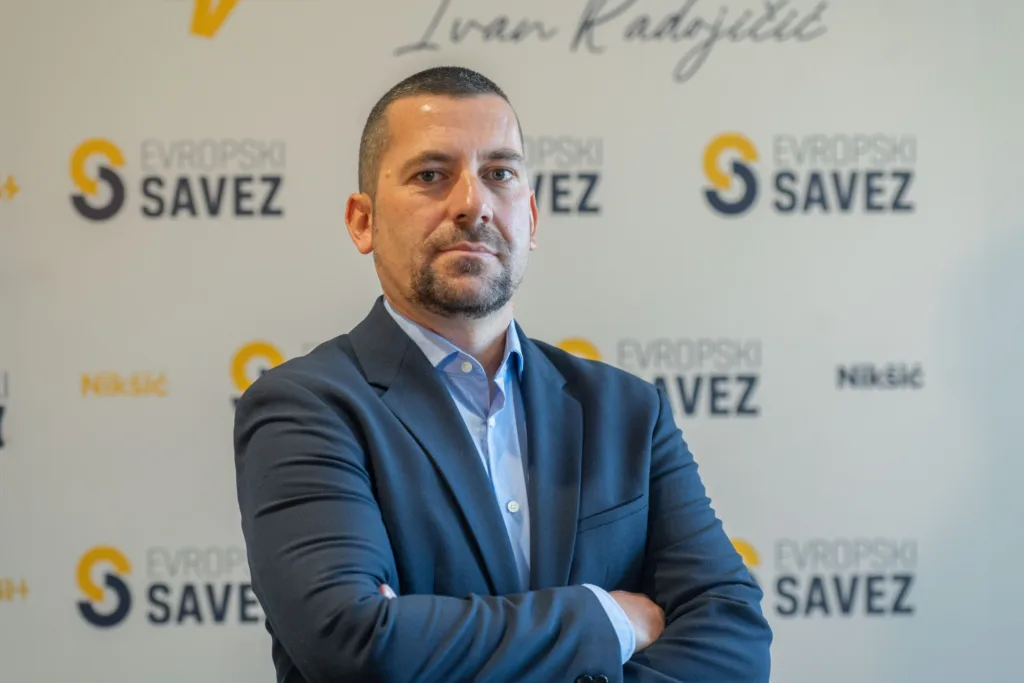 Perović: Od ubrzanog ekonomskog napretka i investicija po “paf paf” modelu dobili smo jedino spomenik po takvom modelu