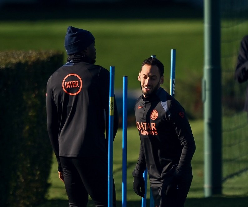 Derbi večeri u Milanu: Inter dočekuje “ranjeni” Liverpul, Krstović napada Čelsi