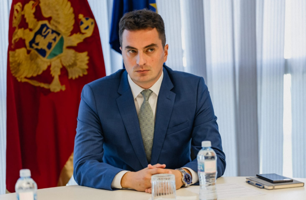 Šćekić: Crna Gora primjenjuje stroge međunarodne standarde u avijaciji