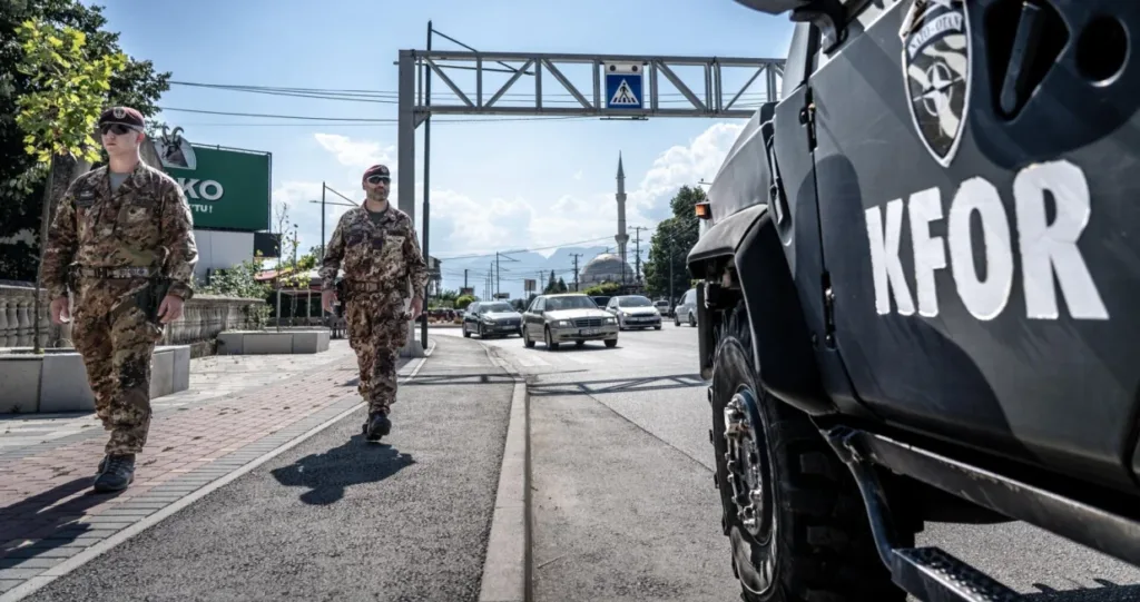 NATO raspoređuje rezervne snage na Kosovo: Stiže Škotska garda