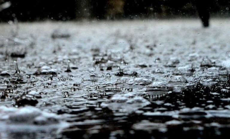 Vrijeme oblačno, povremeno kiša