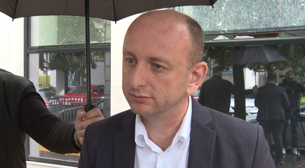 Knežević: Niko ne smije uzimati pravdu u svoje ruke, mir nema cijenu