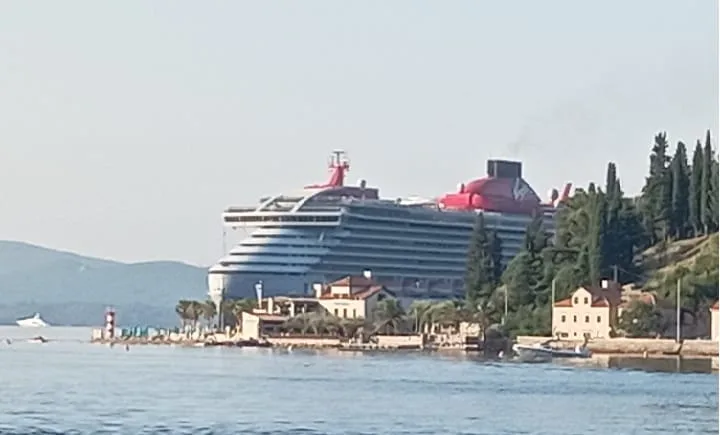 U Kotoru danas pet brodova