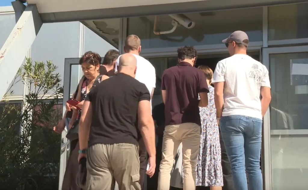 Još skoro 82.000 građana nije zamijenilo lične karte, rok ističe za pet dana, kazne i do 300 eura