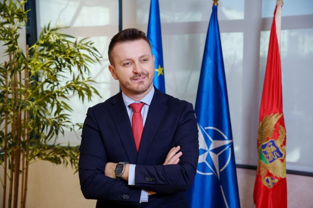 Dukaj: Ulagati u ljude, integritet i znanje