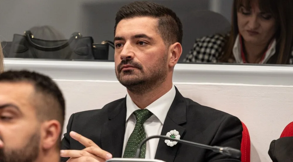 Mustajbašić: PES nijee podržao oduzimanje nagrade Karadžiću, niti su podržali pojeftinjenje cijene vode