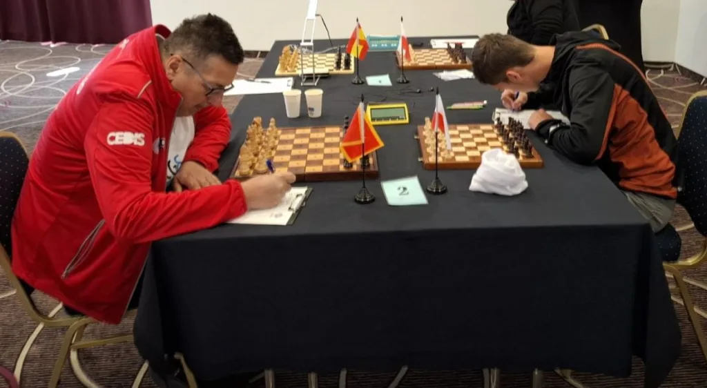 Rumun nanio Nikaču prvi poraz