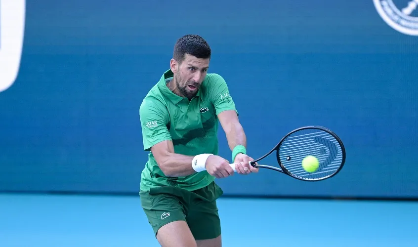 Đoković za stotu, Menšik za prvu titulu u karijeri