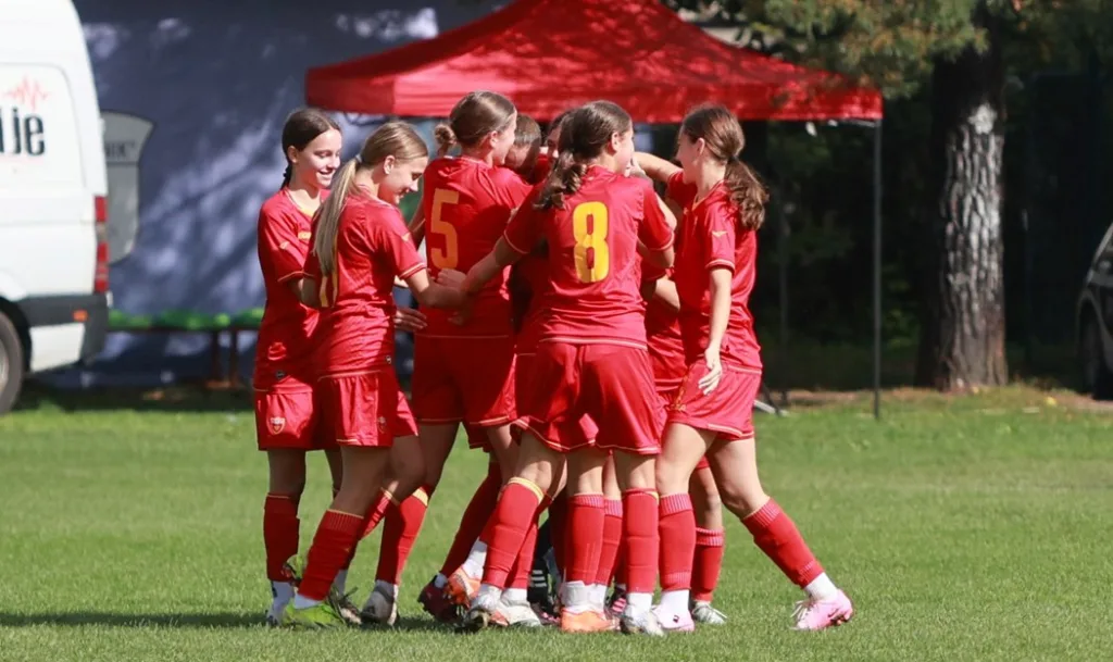 Pionirke na pripremama u Beranama