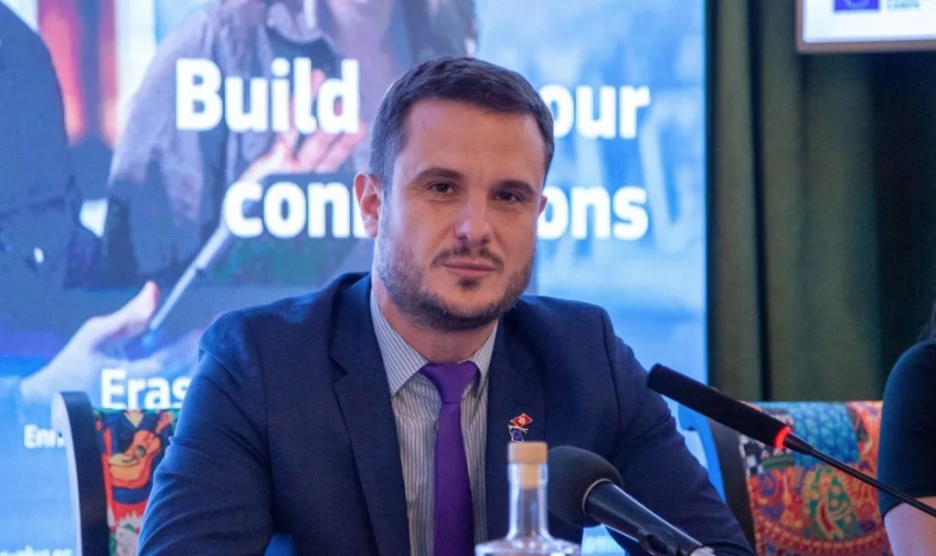 Zenović: SPC nije remetilački faktor za proces integracija; Pejović: Napredak na evropskom putu stagnirao za vrijeme Vlade Abazovića