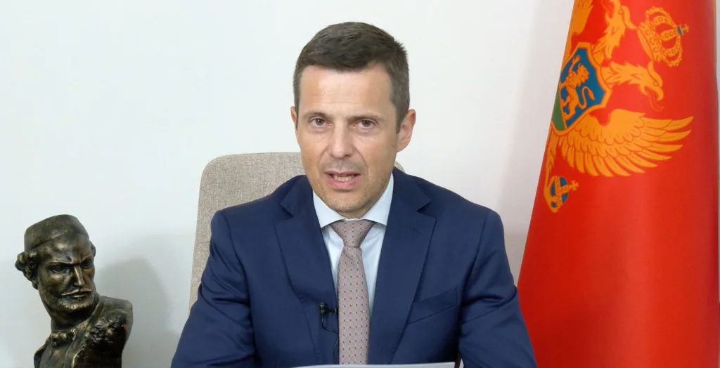 Mujović uputio dopis Ćulafiću: Vlada i lokalna samouprava zajednički da riješe problem bazena crvenog mulja