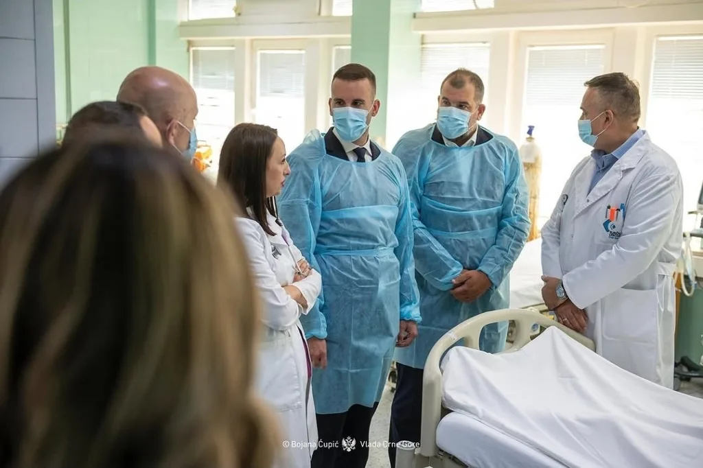 Spajić obišao povrijeđenog vojnika: Oni su uvijek tu za nas, spremni da rizikuju i život za Crnu Goru