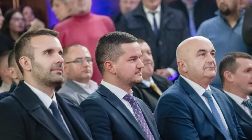 Vukadinović: Potez Lutovca pokazuje da se PES neće prikloniti kleronacionalizmu