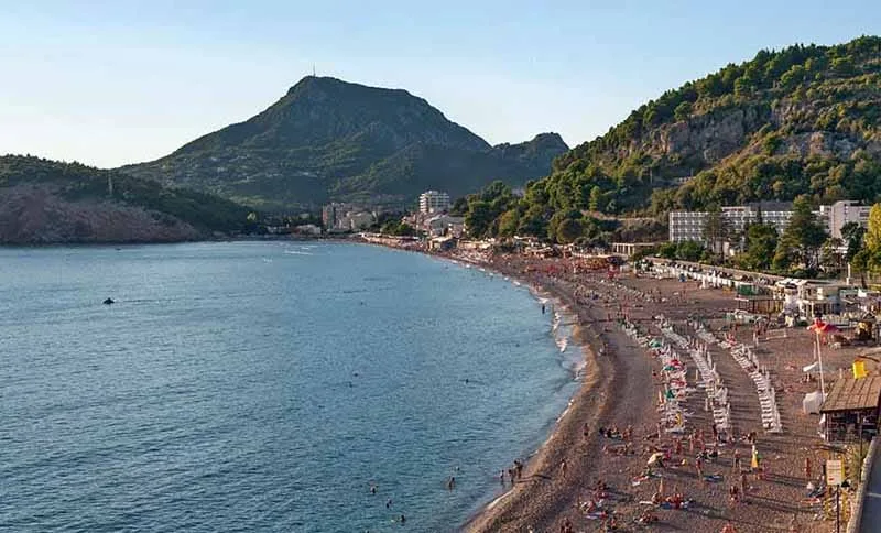 Popunjenost u hotelima u Sutomoru i Dobroj Vodi iznad 90 odsto, očekuju dobru postsezonu